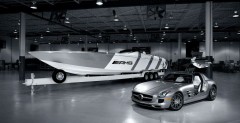 Cigarette Racing Boat - Mercedes SLS AMG Gullwing