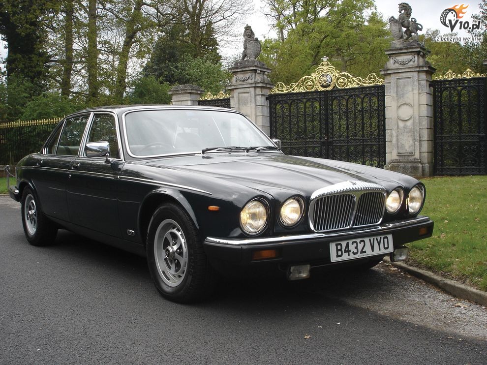 Daimler Double Six LWB Krlowej Elbiety II
