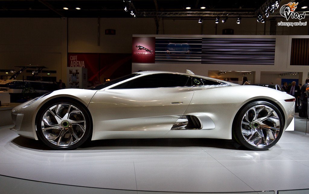Dubai Motor Show 2011
