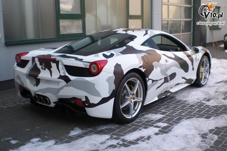 Ferrari 458 Italia z zamaskowanym nadwoziem