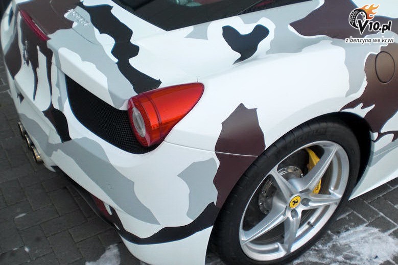 Ferrari 458 Italia z zamaskowanym nadwoziem