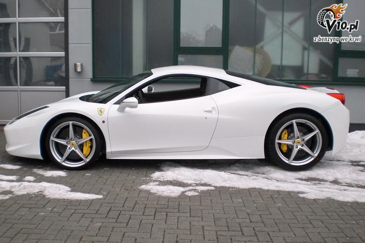 Ferrari 458 Italia z zamaskowanym nadwoziem