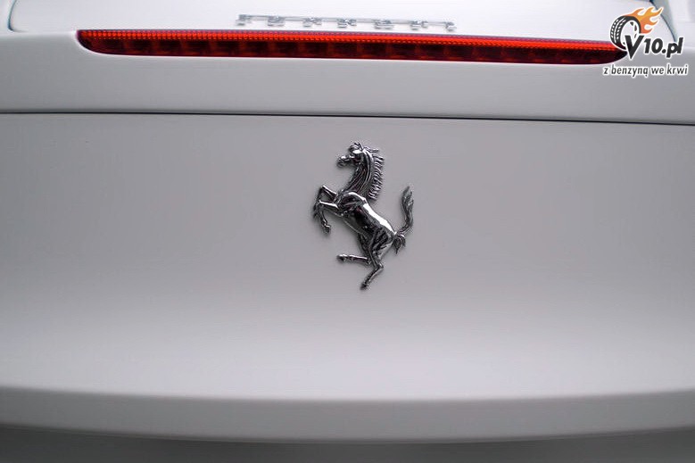 Ferrari 458 Italia z zamaskowanym nadwoziem