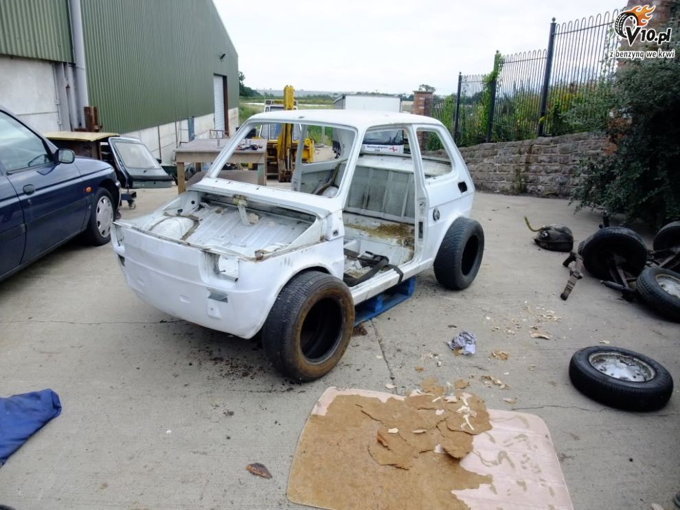 Fiat 126p z motocyklowym sercem