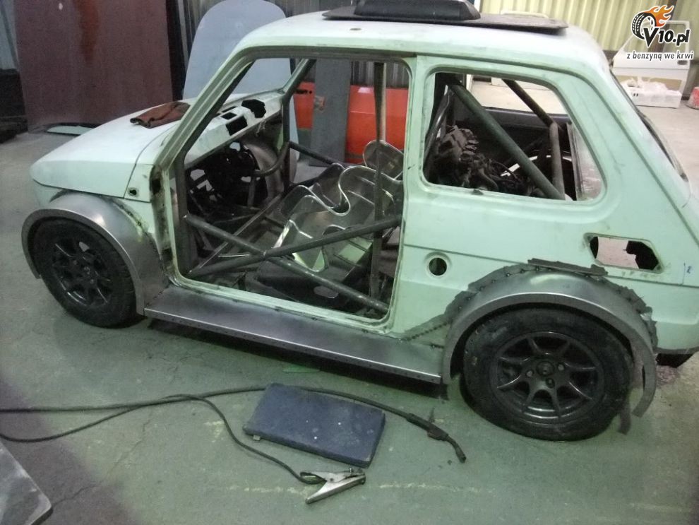 Fiat 126p z motocyklowym sercem