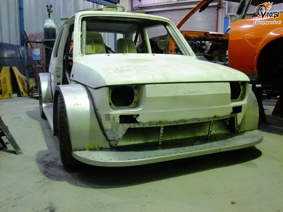 Fiat 126p z motocyklowym sercem