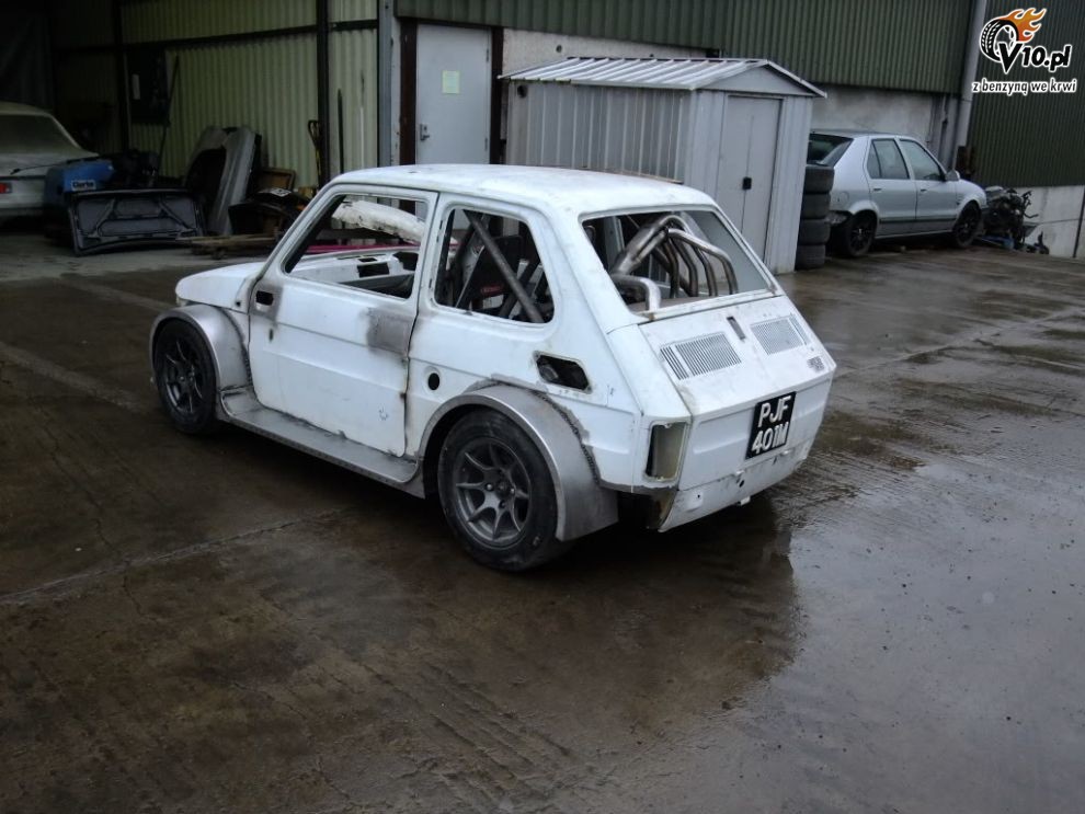 Fiat 126p z motocyklowym sercem