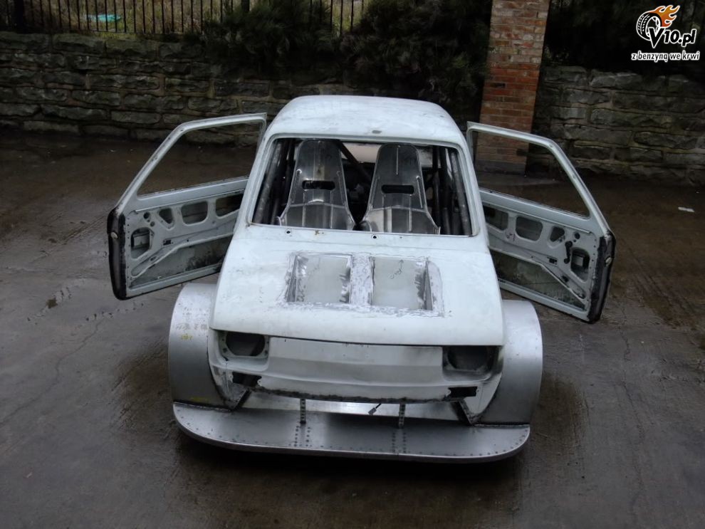 Fiat 126p z motocyklowym sercem