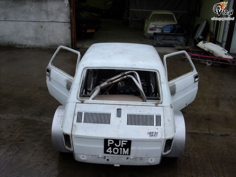 Fiat 126p z motocyklowym sercem