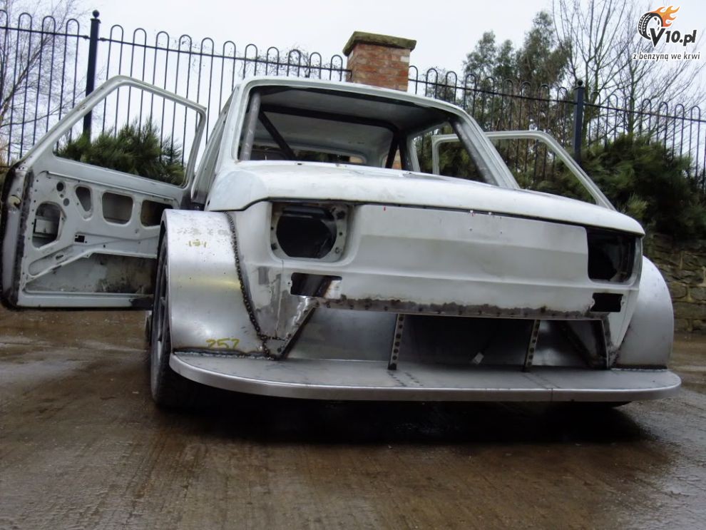 Fiat 126p z motocyklowym sercem