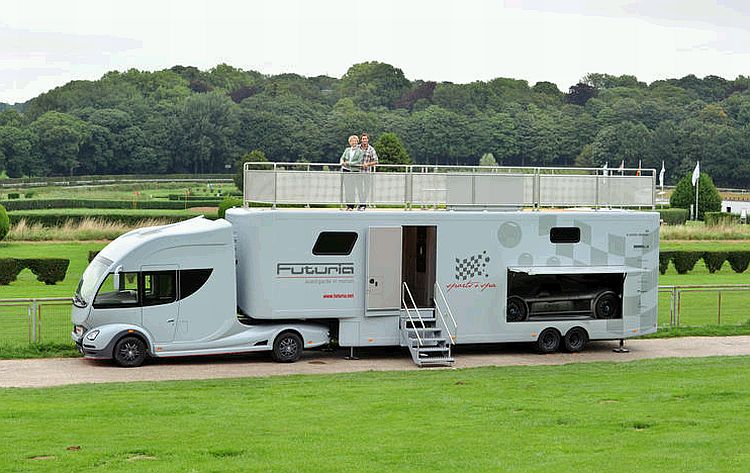 Futuria Sports+spa Caravan
