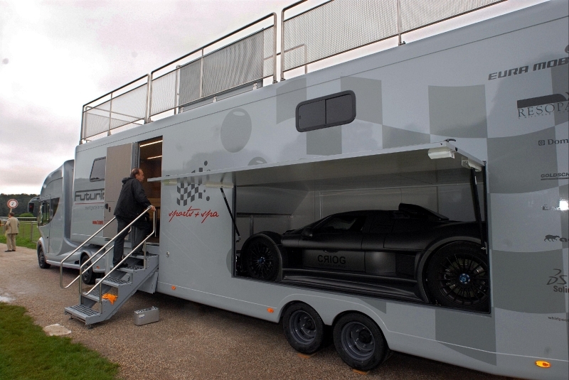 Futuria Sports+spa Caravan