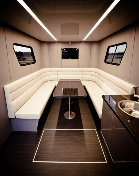 Futuria Sports+spa Caravan