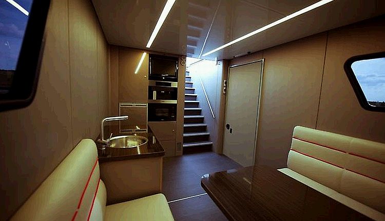 Futuria Sports+spa Caravan