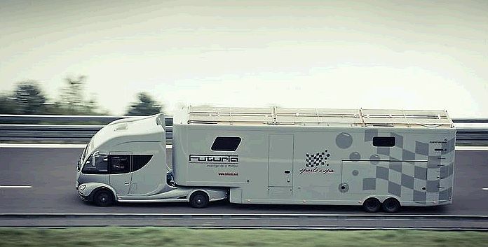 Futuria Sports+spa Caravan