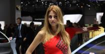 Pikne hostessy podczas 81. Geneva Motor Show
