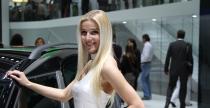 Pikne hostessy podczas 81. Geneva Motor Show