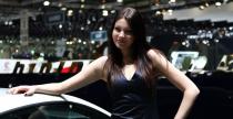 Pikne hostessy podczas 81. Geneva Motor Show