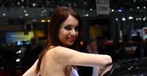 Pikne hostessy podczas 81. Geneva Motor Show