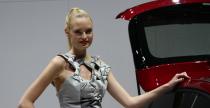 Pikne hostessy podczas 81. Geneva Motor Show