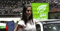 Pikne hostessy podczas 81. Geneva Motor Show
