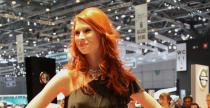 Pikne hostessy podczas 81. Geneva Motor Show