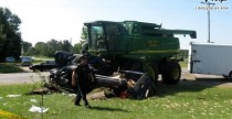 Kombajn kontra pickup - wypadek