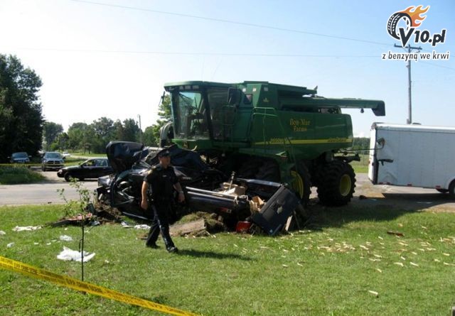 Kombajn kontra pickup - wypadek