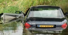 Mercedes SL500 - nietypowy wypadek