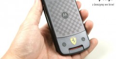 Motorola RAZR2 V9 Ferrari Special Edition