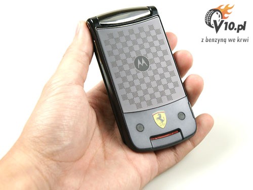Motorola RAZR2 V9 Ferrari Special Edition
