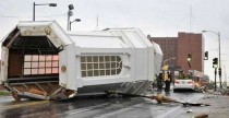 Niesamowity wypadek i kierowca-szczciarz