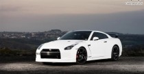 Nissan GT-R - matowa biel
