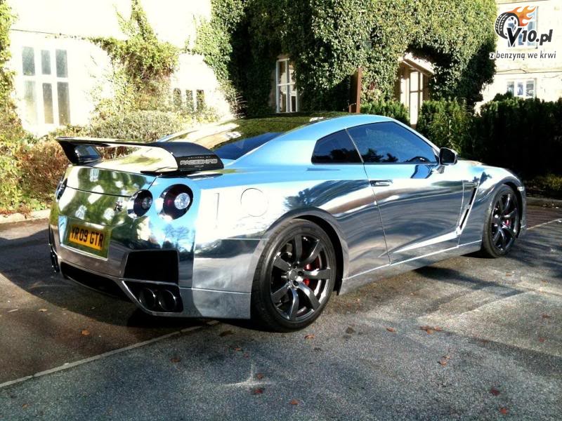 Nissan GT-R - byszczcy chrom