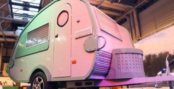 Video: Przyczepka kempingowa wykonana z... klocków Lego