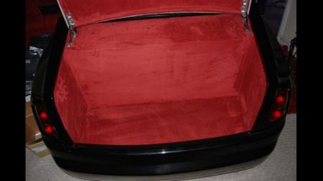 Rolls-Royce Phantom jako kanapa