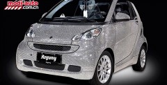 Smart ForTwo pokryty krysztaami Swarovskiego