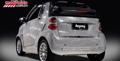 Smart ForTwo pokryty krysztaami Swarovskiego