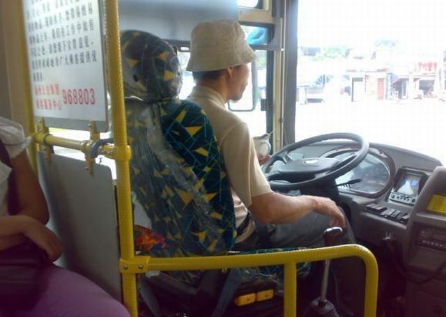 Kierowcy chi�skich autobus�w