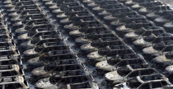 Co najmniej 8000 aut spłonęło po eksplozjach w chińskim porcie