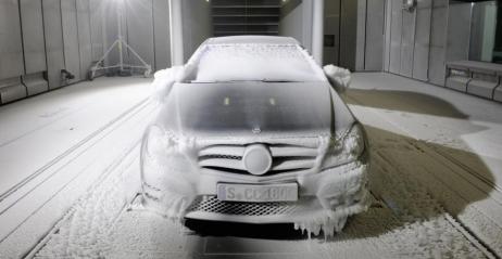 Mercedes testuje samochody