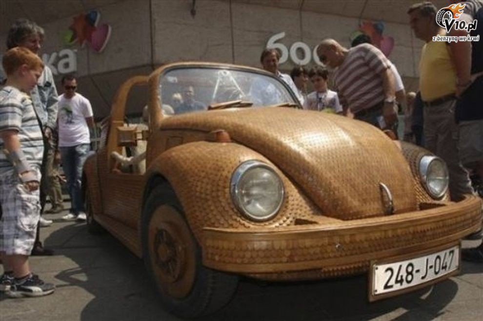 Volkswagen Beetle z drewna