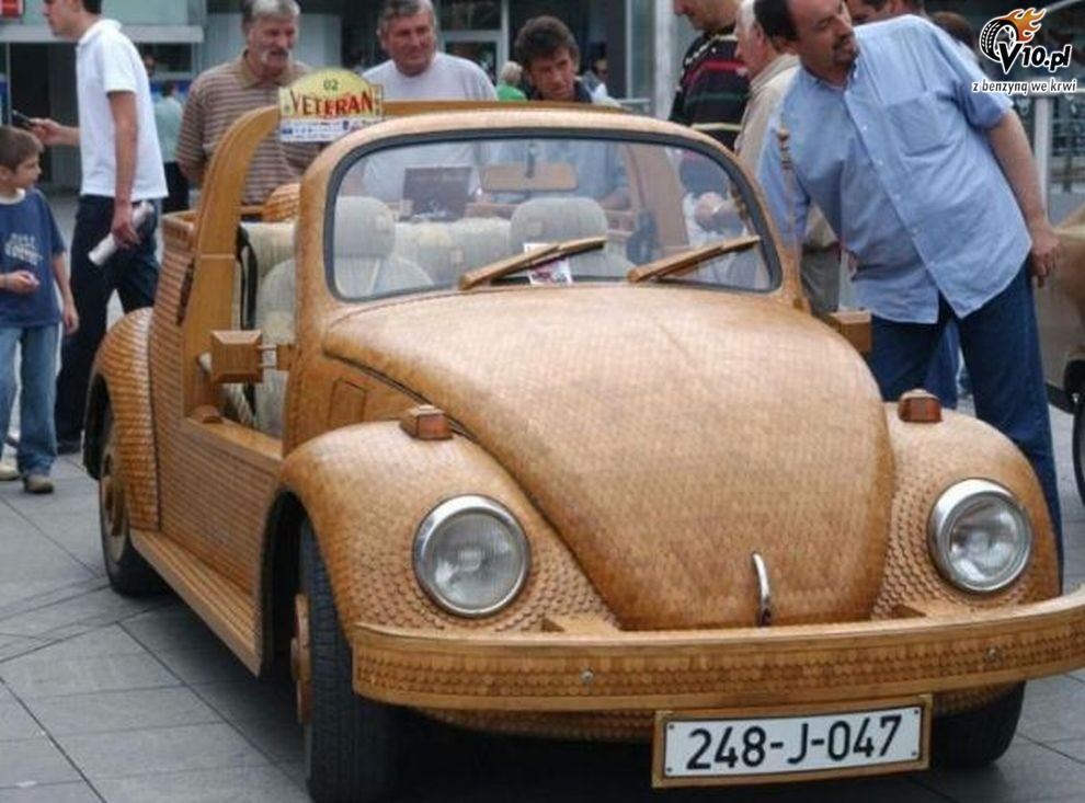 Volkswagen Beetle z drewna