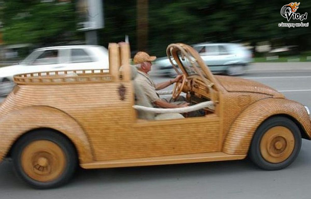 Volkswagen Beetle z drewna
