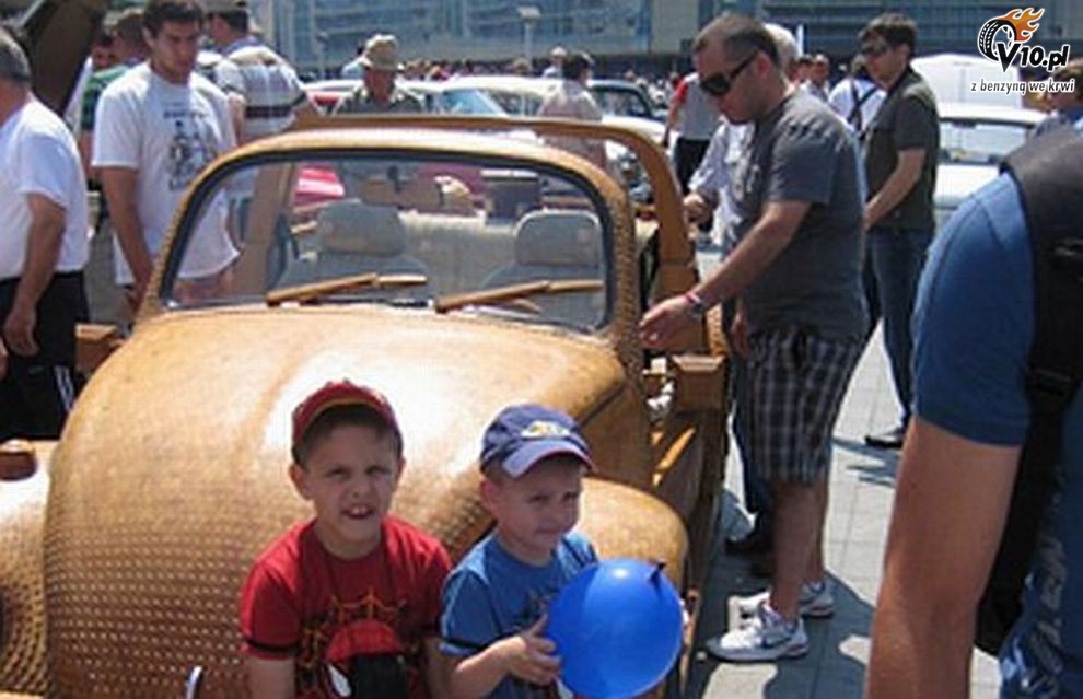 Volkswagen Beetle z drewna