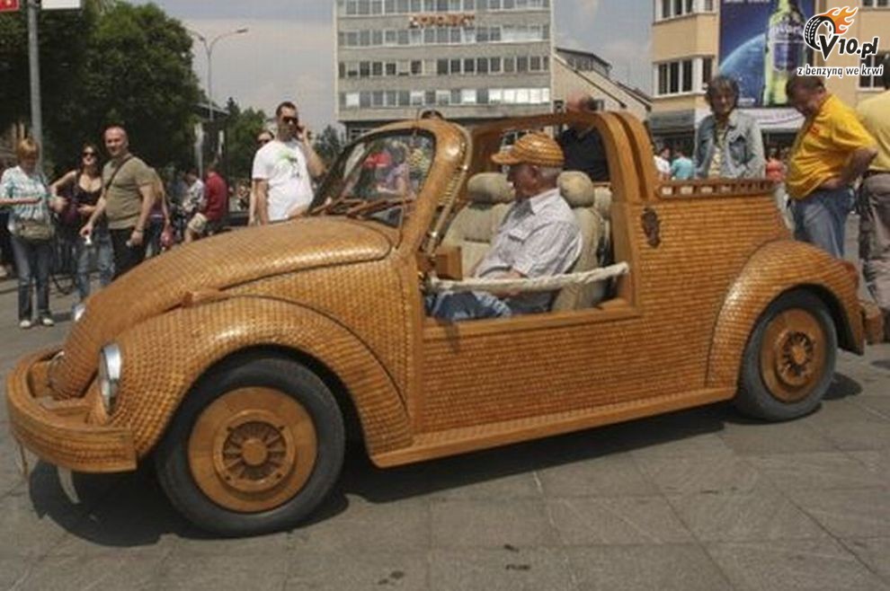Volkswagen Beetle z drewna