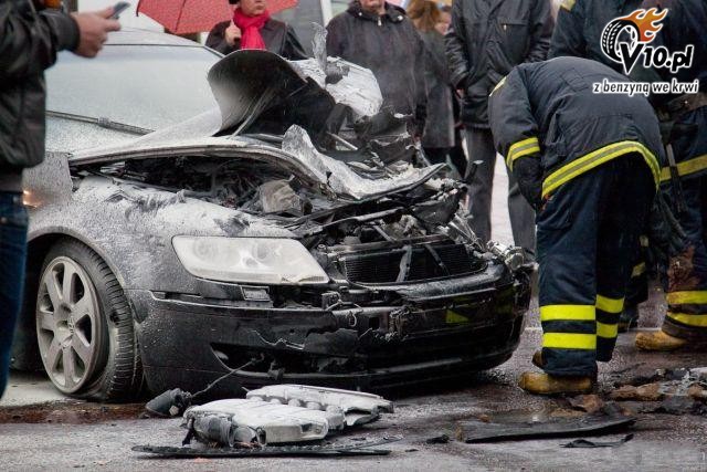 Volkswagen Phaeton vs tramwaj
