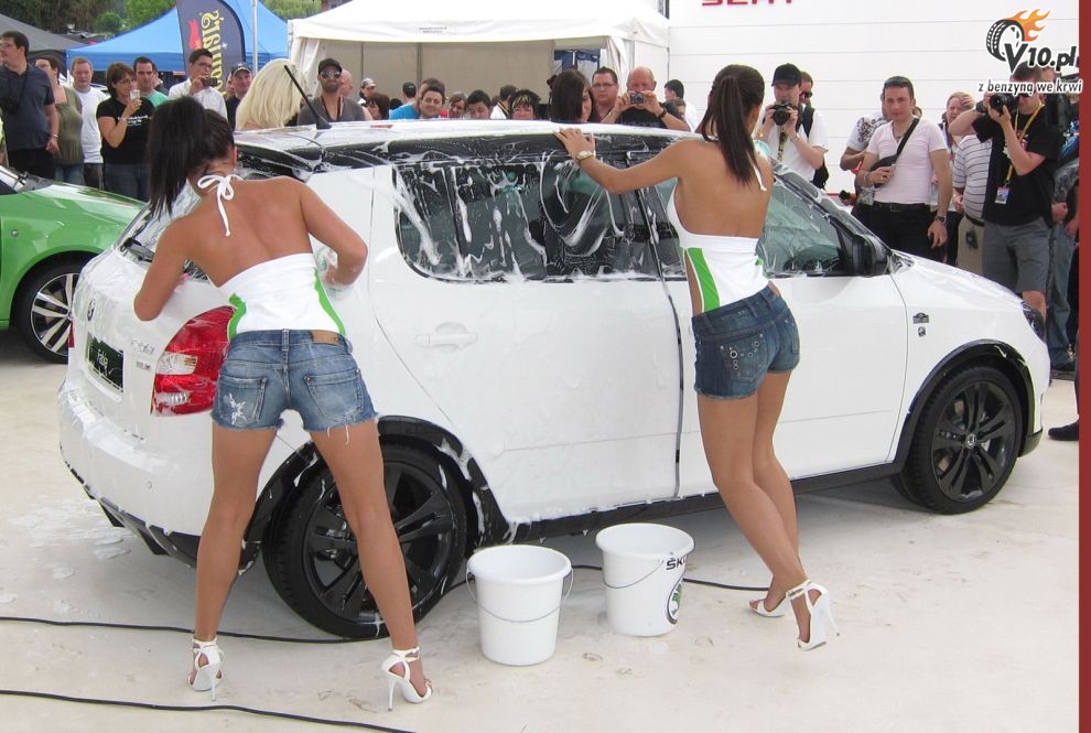 Dziewczyny na Worthersee GTI Tour 2011