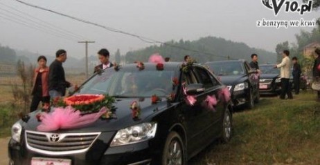 Wypadek �lubnej Toyoty