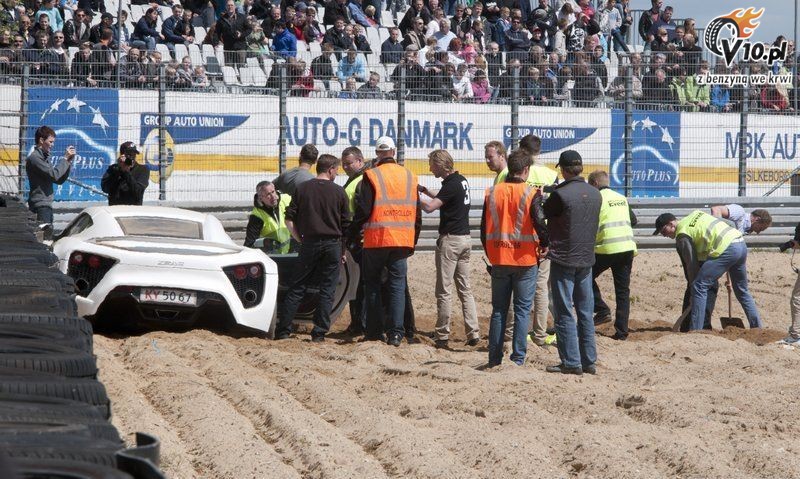 Zenvo ST1 - wypadek na torze